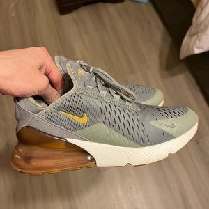 NIKE AIR MAX 270 WMNS